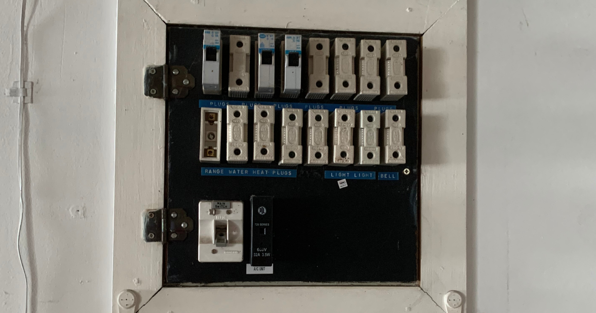 Old ceramic fuse box causing power outage in Christchurch home